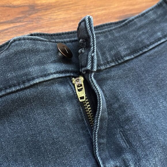 NWT Isabel by Ingrid + Isabel Maternity 2 Midi Short Black Jean Shorts Pregnancy - Picture 8 of 12